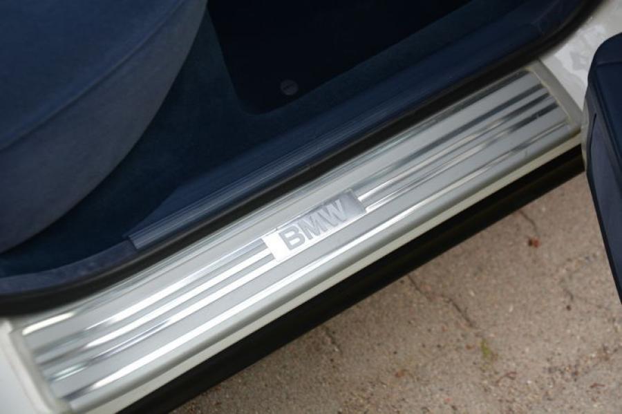 Детали интерьера BMW 740i (E32) 1992 года  (UK) (фото 50 из 170)